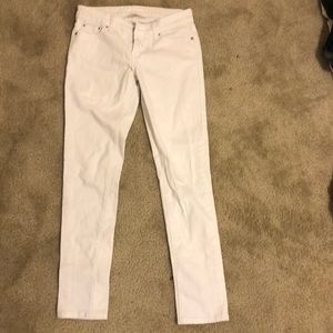 White Levi low skinny jeans.